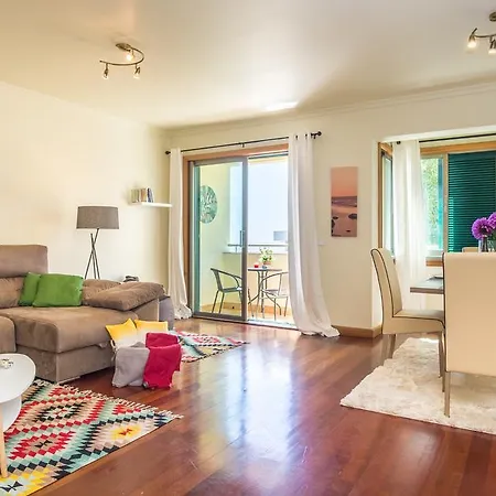 The Cliff Side 푼샬