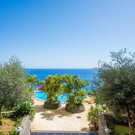 The Cliff Side - Pool Ocean Horizon By Lovelystay *