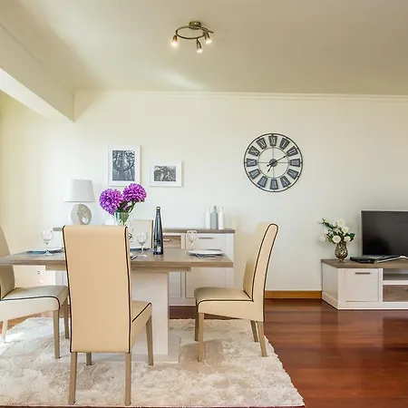 The Cliff Side 公寓 *