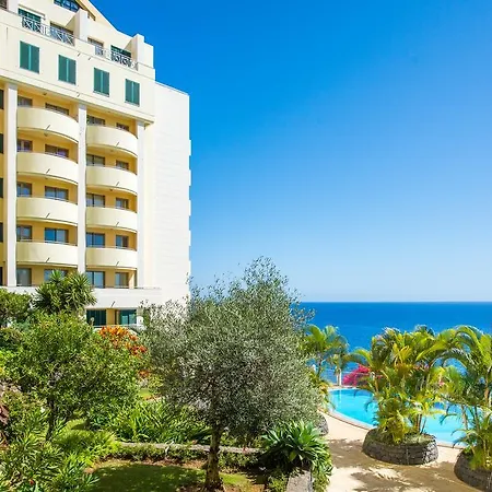 The Cliff Side Apartment *